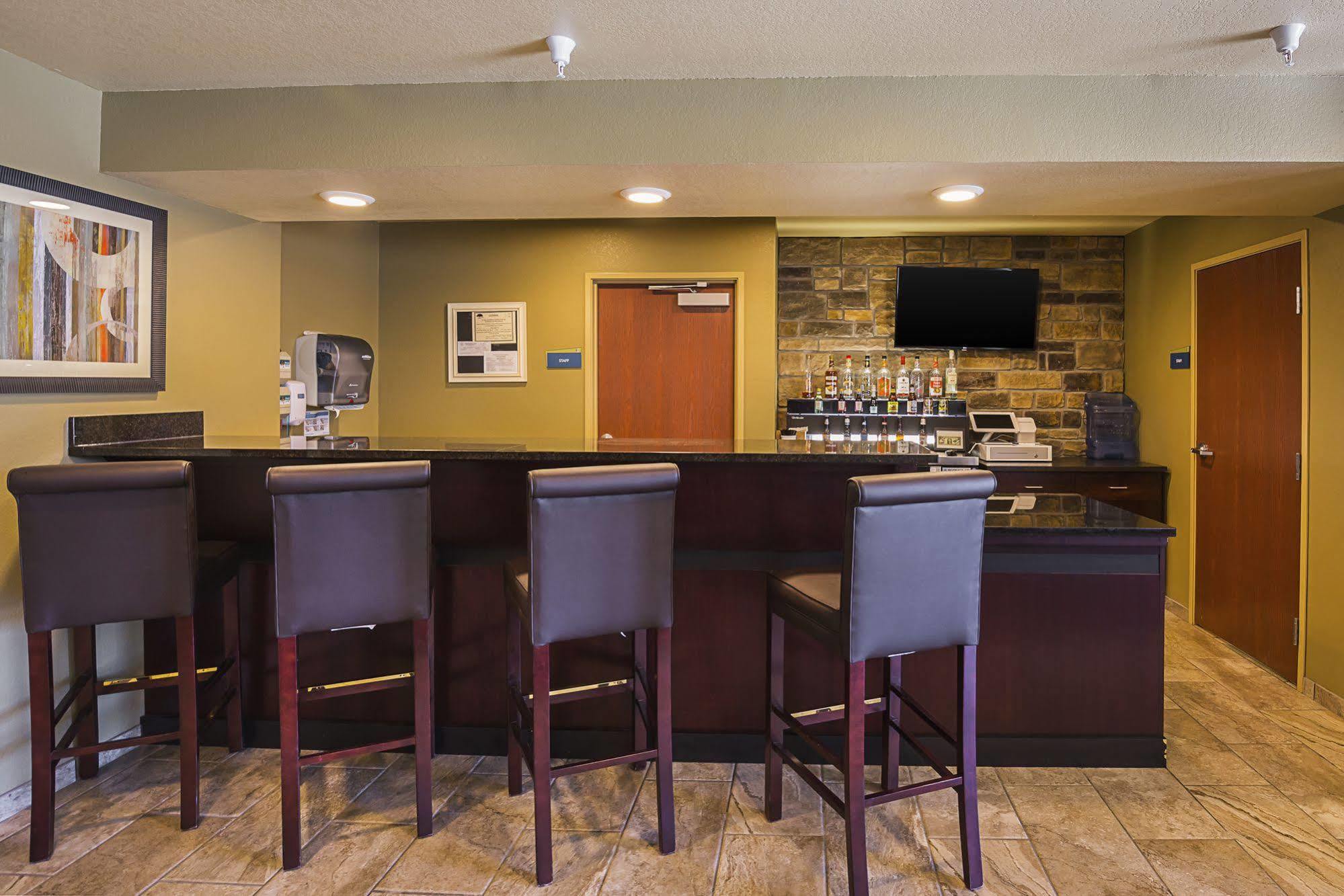 Cobblestone Inn & Suites - Lakin Exterior photo