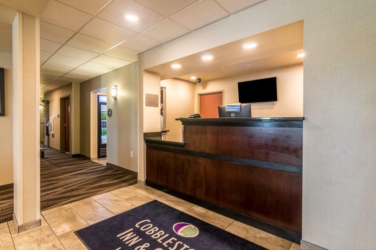 Cobblestone Inn & Suites - Lakin Exterior photo